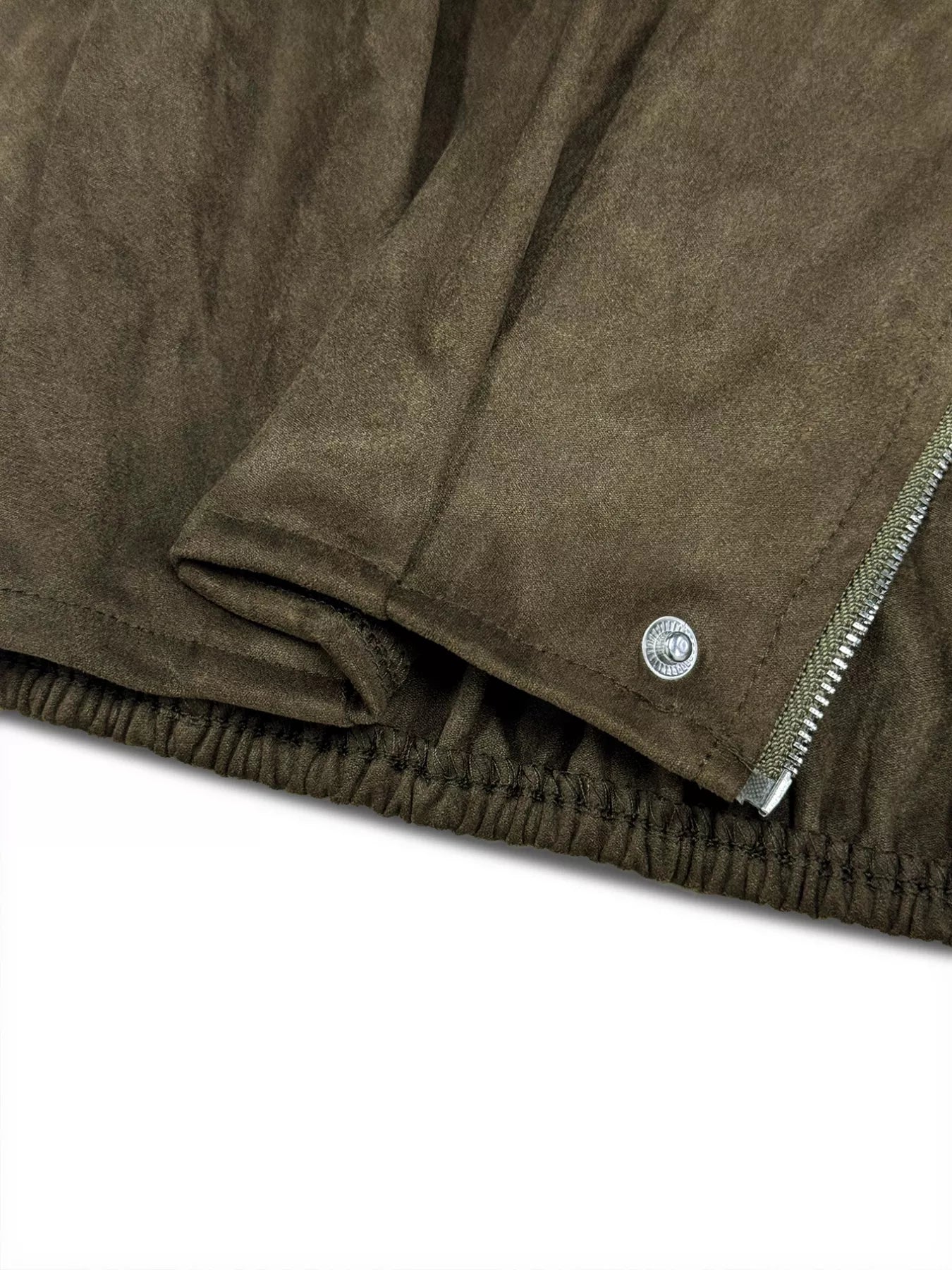 Chaqueta bomber corta de gamuza tallas grandes. Ver la tabla de tallas en "más detalles".