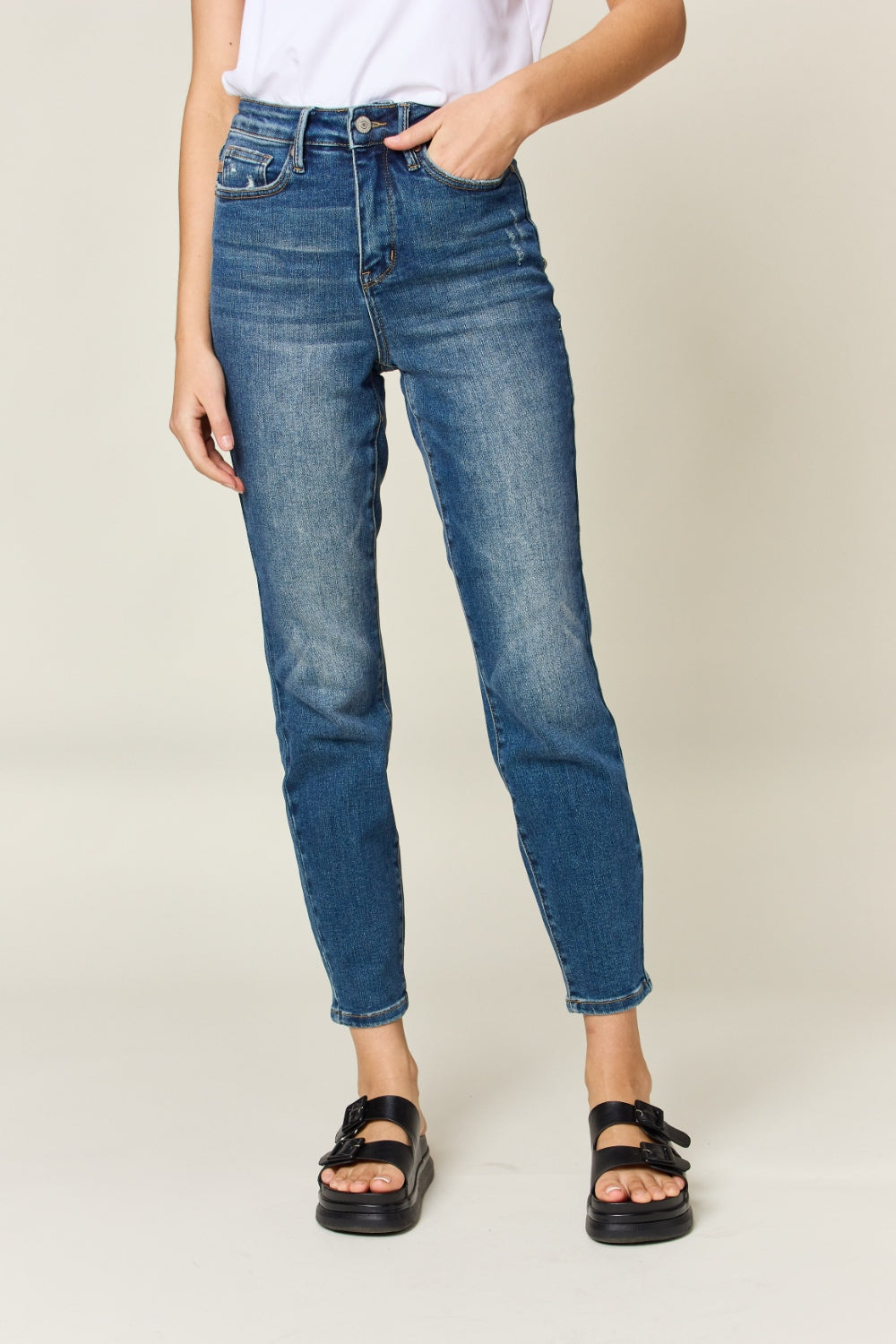 Jeans ajustados de tiro alto con control de abdomen Judy Blue Full Size