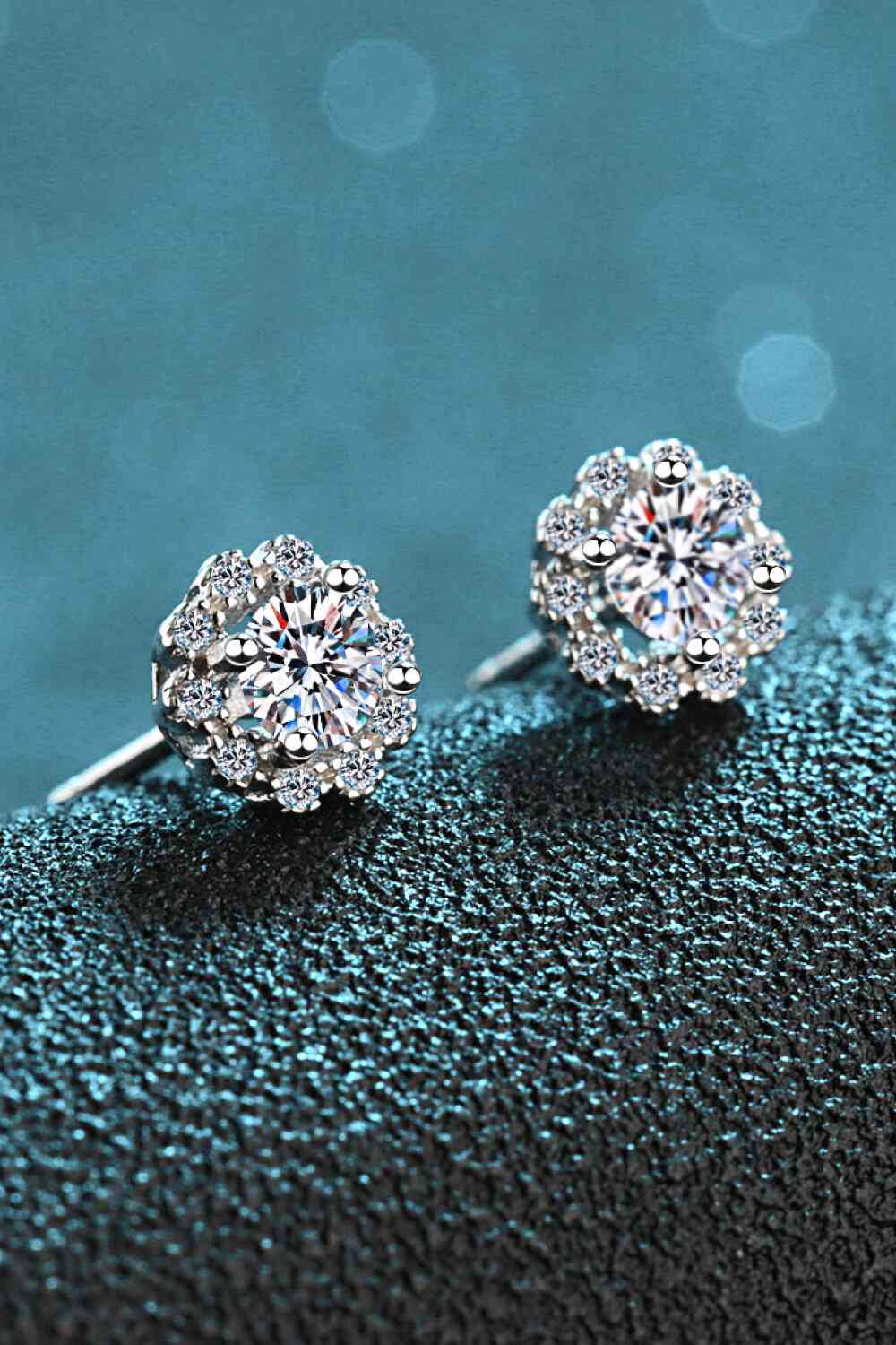 Pendientes de moissanita con forma de flor – Diseño brillante de 1 quilate. Ver la tabla de tallas en "más detalles".
