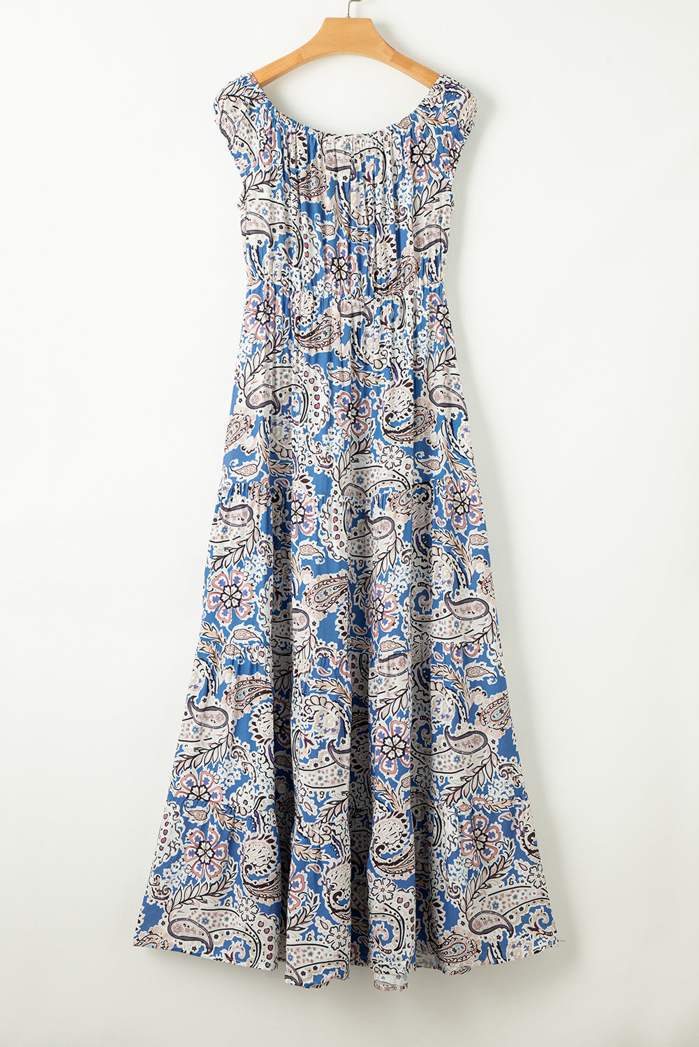 Vestido largo maxi con estampado paisley bohemio azul y hombros descubiertos