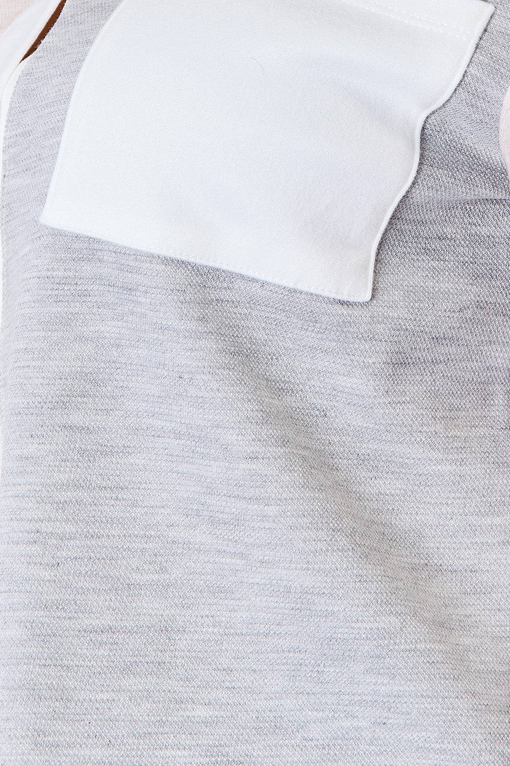Camisa de Doble Tono con Bloques de Color y Bajo Curvo