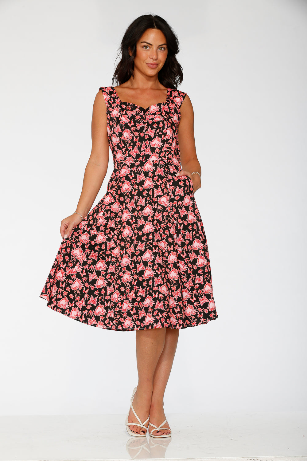 20125 Vestido Heart Angel Swing en Negro