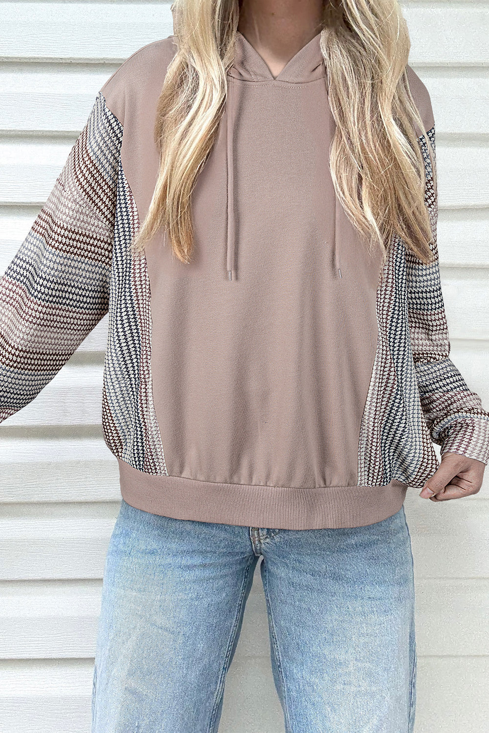 Sudadera con capucha holgada con bloques de color y retazos DUNE