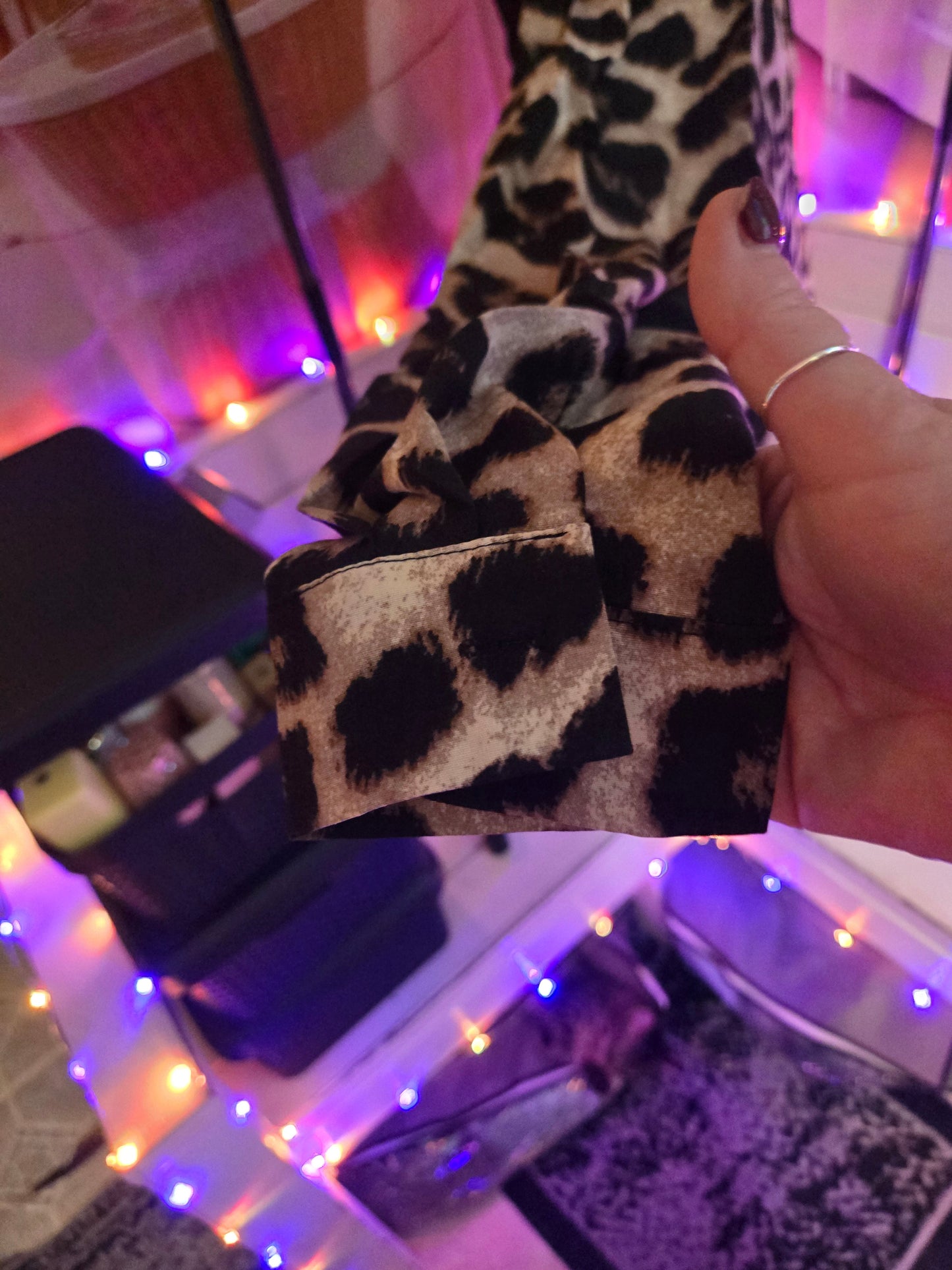 Blusa con botones de lentejuelas con estampado de leopardo – Top glamuroso de manga larga