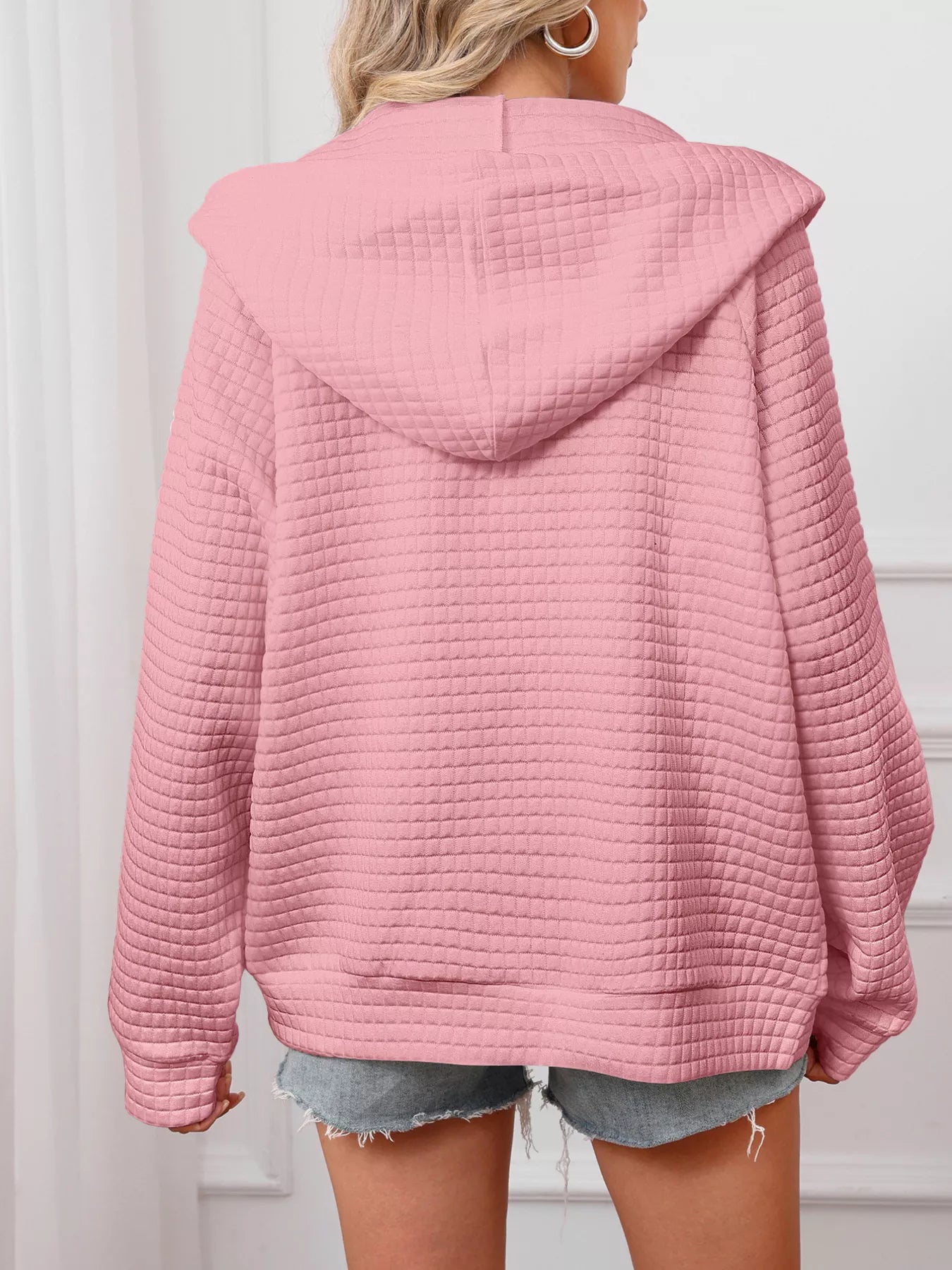Chaqueta con capucha y cremallera, acolchada con textura, talla grande