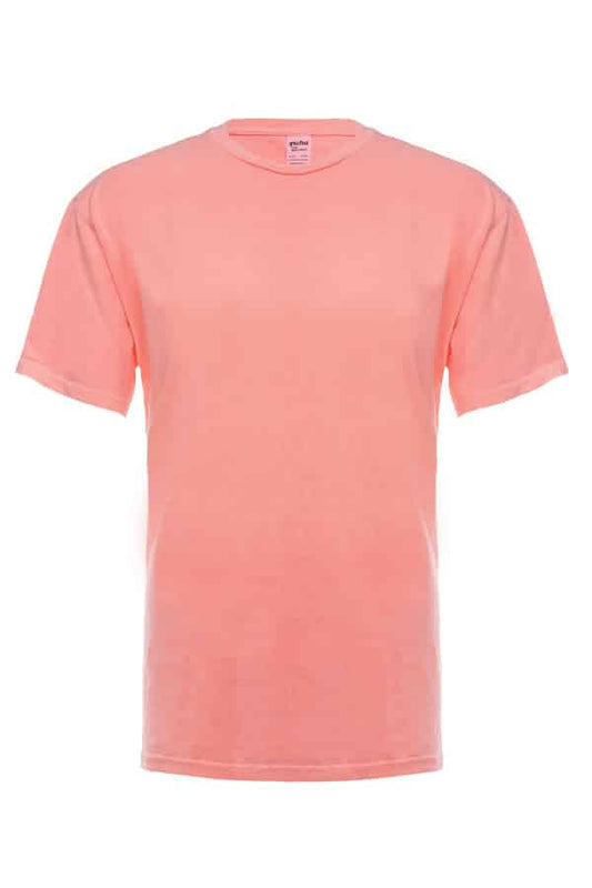 Prenda teñida de rosa neón