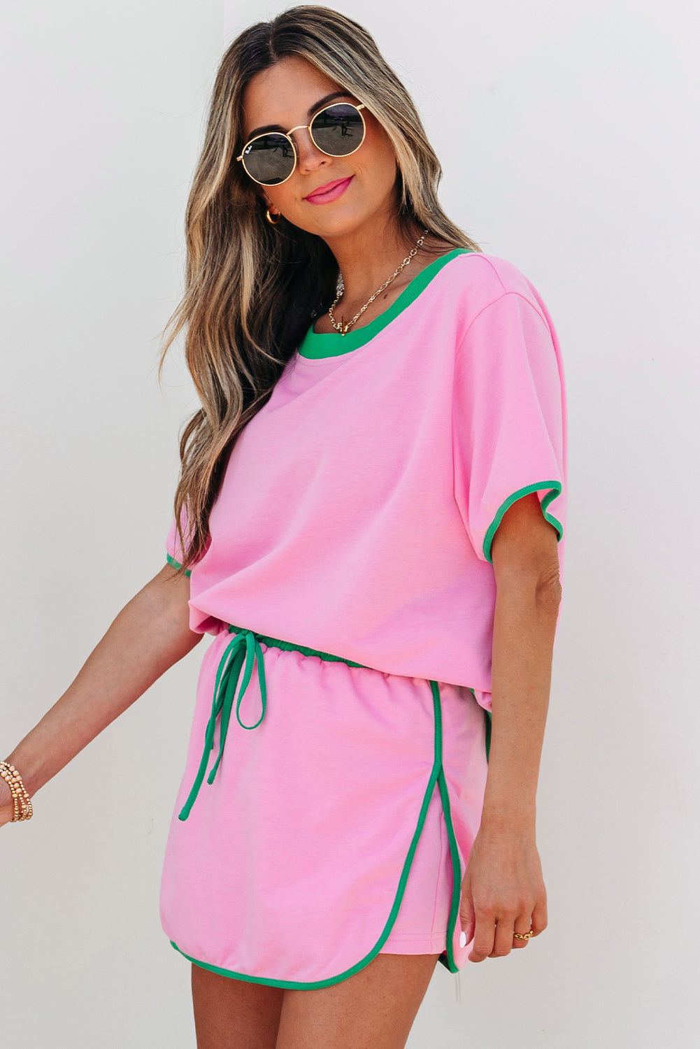 Conjunto de 2 piezas de camiseta y falda pantalón con hombro caído y bloques de color Bonbon