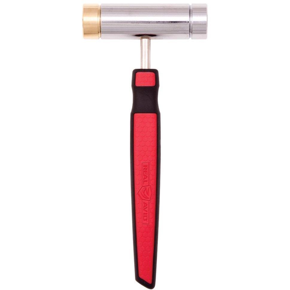 Martillo Accu-Punch™ con punzones de latón y acero