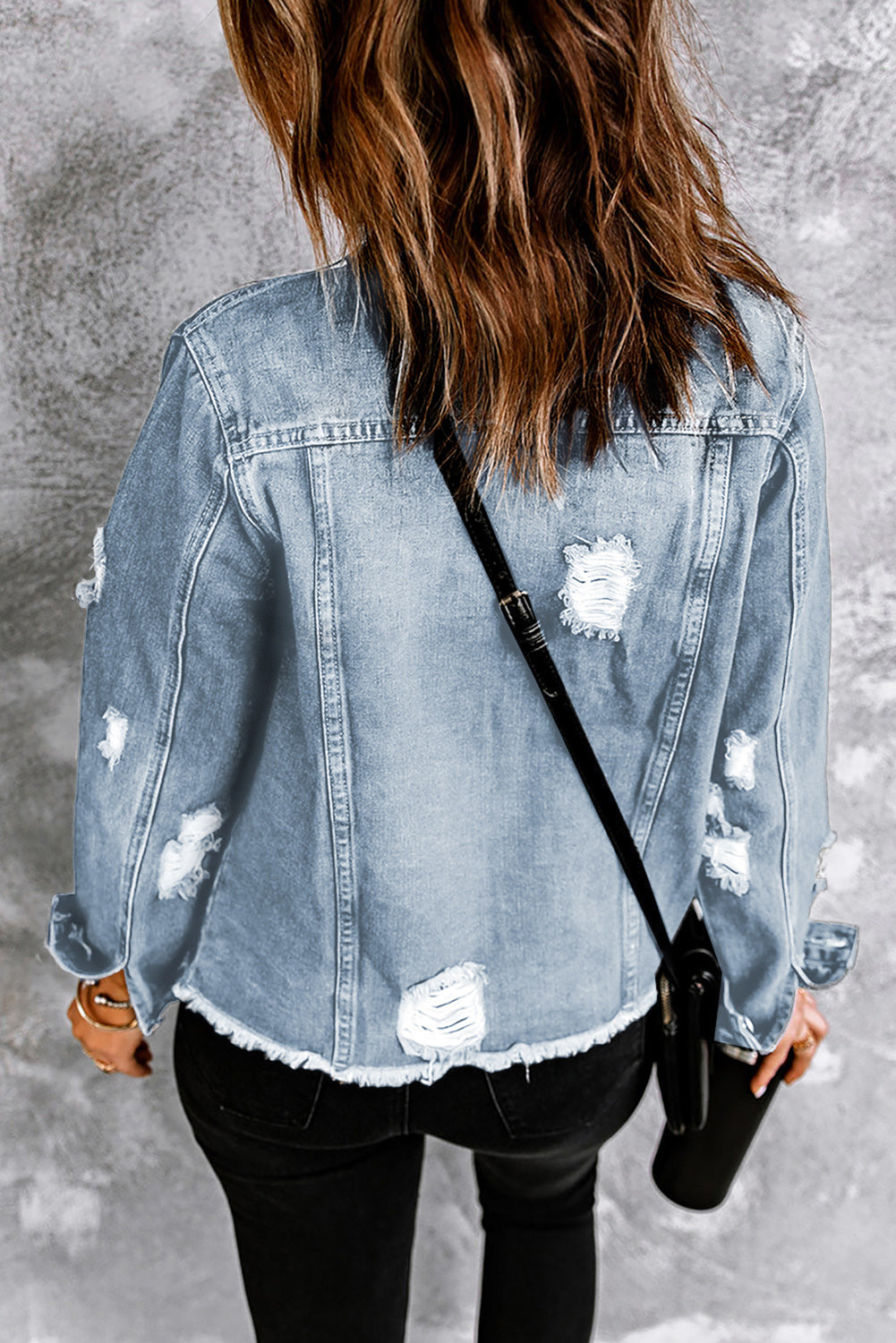 Chaqueta Vaquera Azul Claro Desgastada Rota con Bajo Sin Rematar y Botones