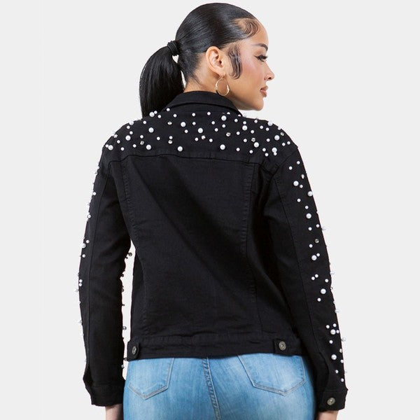 Chaqueta vaquera con adornos de perlas y pedrería Radiant Pearls negra. Ver tabla de tallas en "más detalles".
