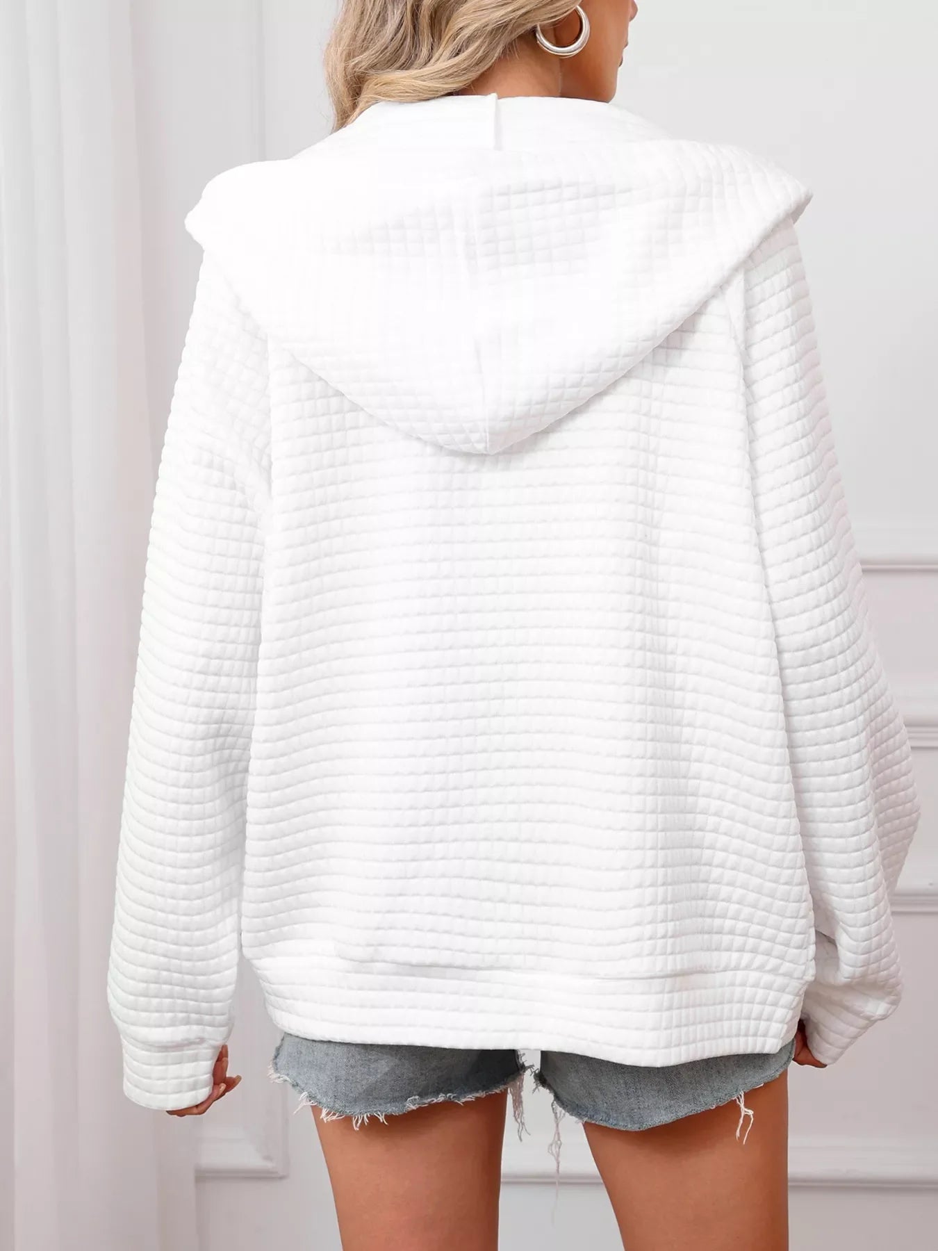 Chaqueta con capucha y cremallera, acolchada con textura, talla grande