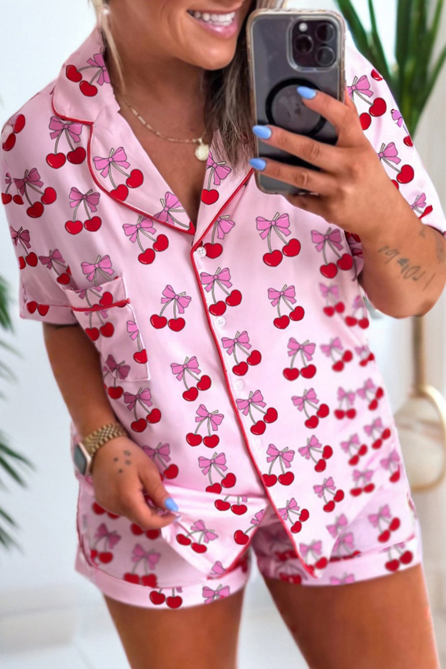 Pijama corto con estampado de cerezas/lazos rosas