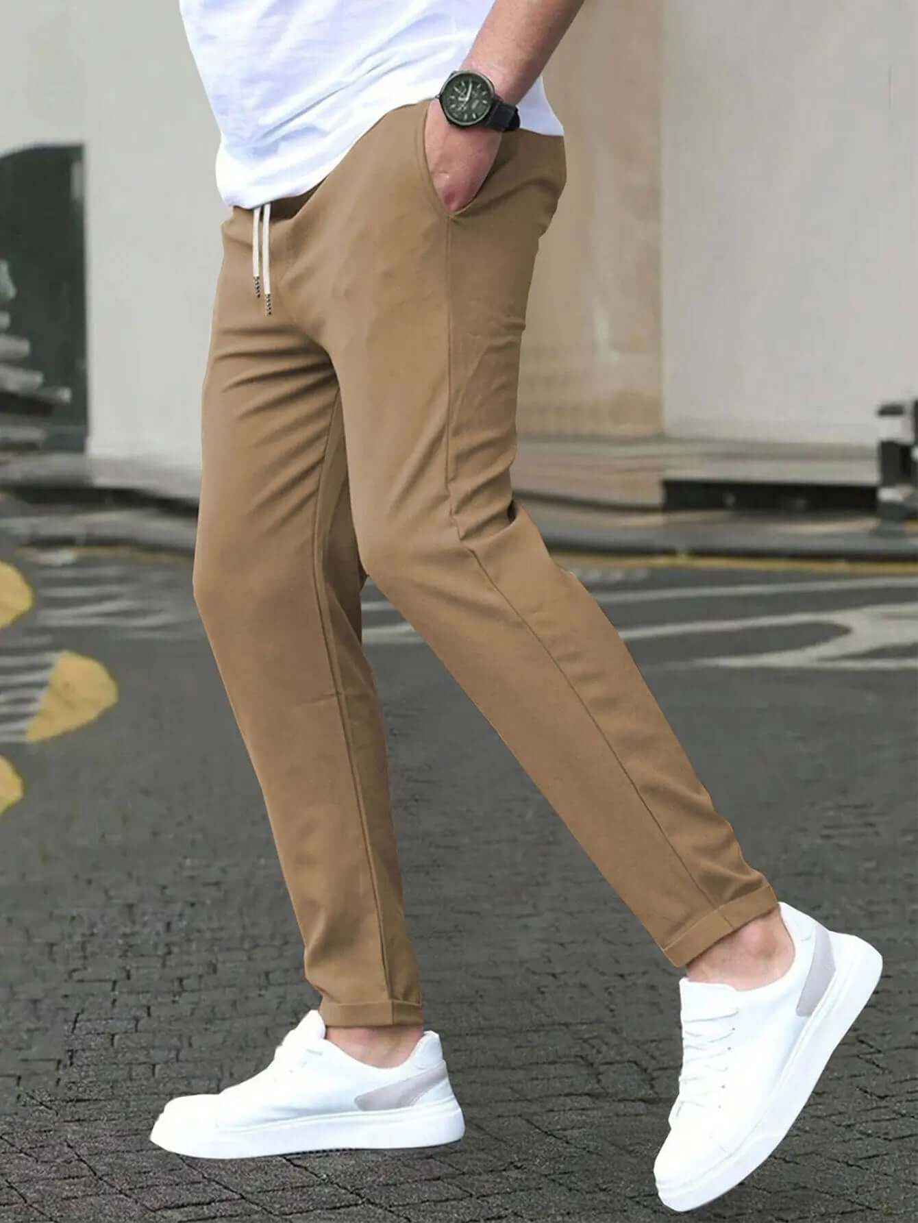 Slim Fit Cropped Pants – Casual Straight-Leg Trousers with Leather Tag