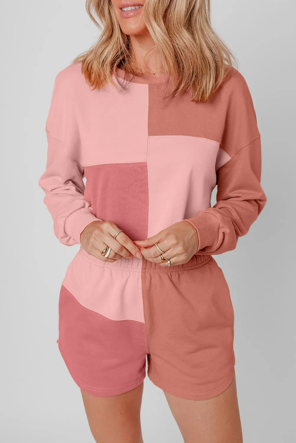 ChicStyle Color Block Round Neck Top and Shorts Set – Stylish Two-Piece Outfit