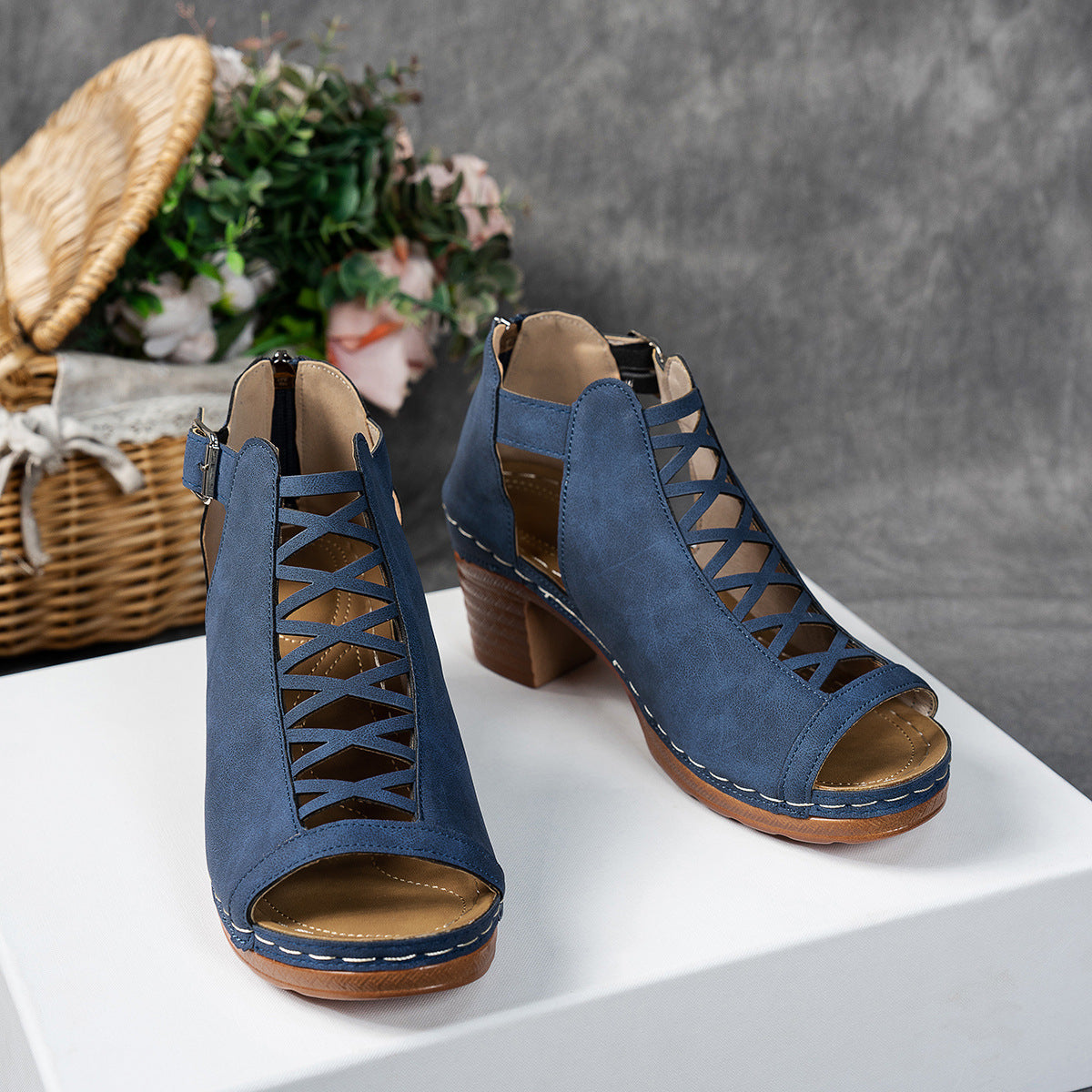 Women's Plus-size Chunky-heel Sandals