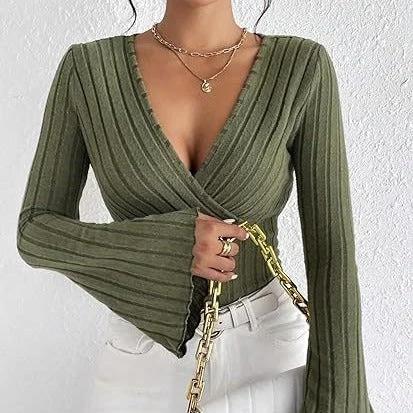 Camiseta de manga larga ajustada acampanada con cuello de pico y rayas hundidas acanaladas para mujer, de otoño e invierno, elegante top para mujer
