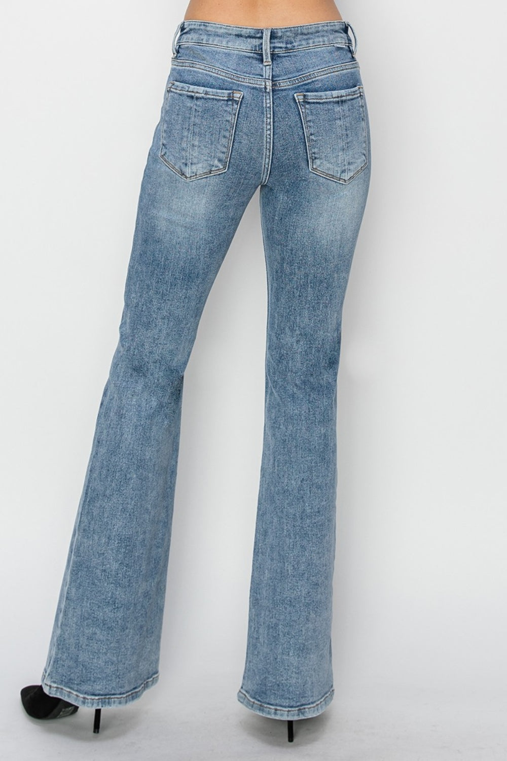 Jeans acampanados de tiro medio talla grande RISEN