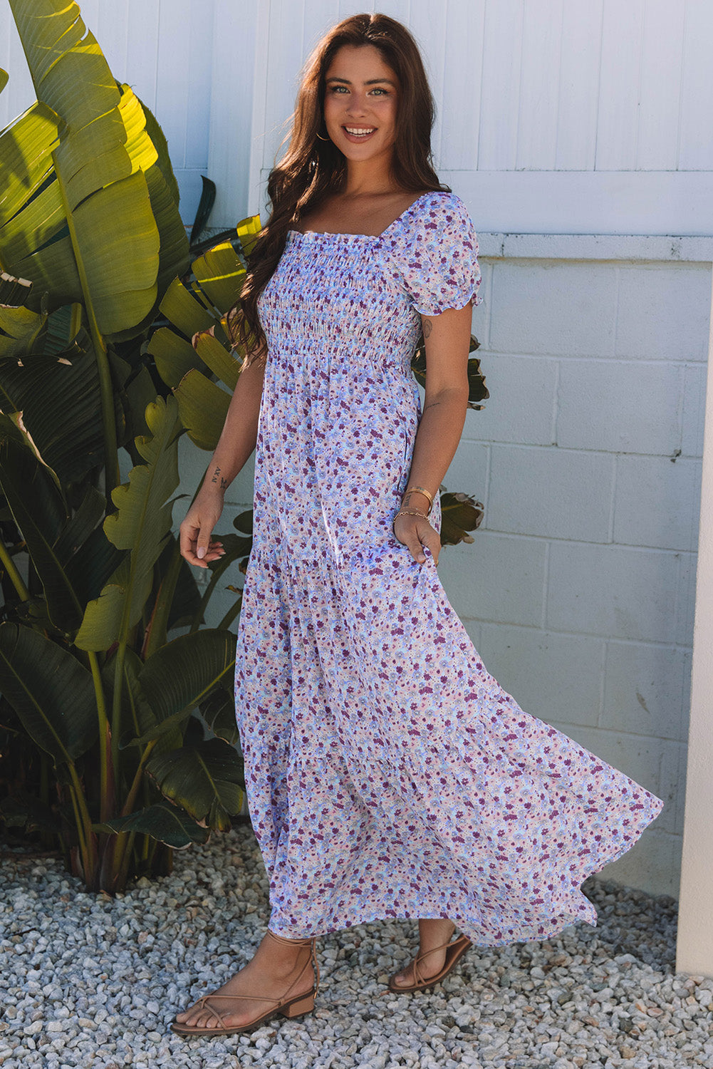 Vestido maxi fruncido de cintura alta con manga corta abullonada floral morado