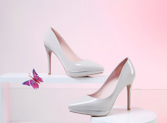 Tacones de aguja con punta. Consulte la tabla de tallas en "más detalles".