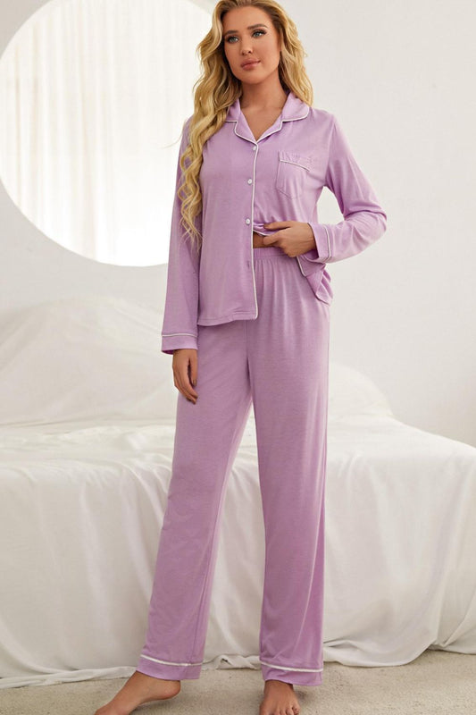 Conjunto de loungewear de top y pantalón con botones y ribete en contraste