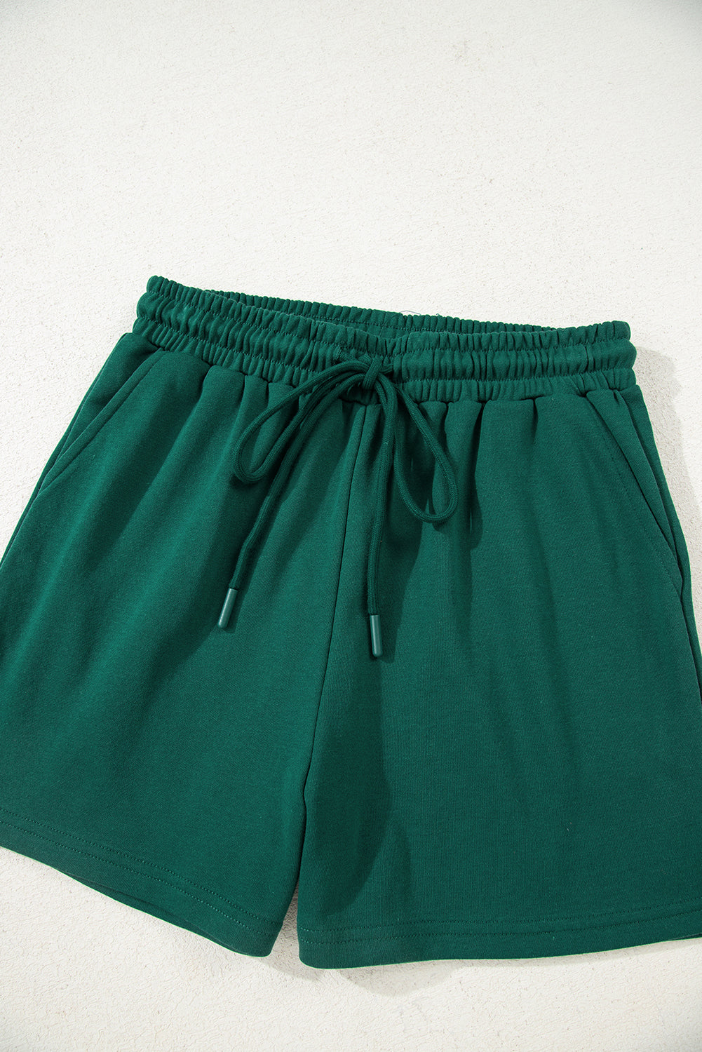 Conjunto de sudadera y pantalón corto con rayas en las mangas y hombros caídos Evergreen Varsity