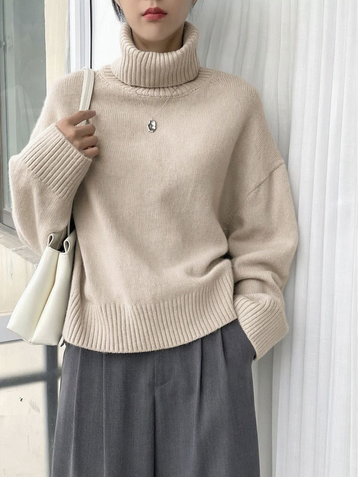 Women's Turtleneck Pullover Knit Sweater - Long Sleeve Warm Casual Solid Color Top for Fall Winter