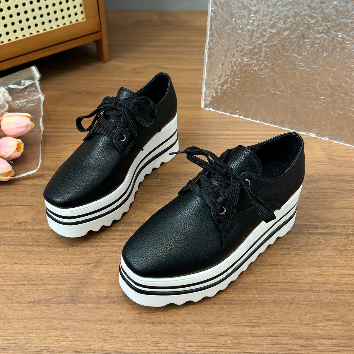 British Style Brogue Lace-up Square-Toe Platform Pumps