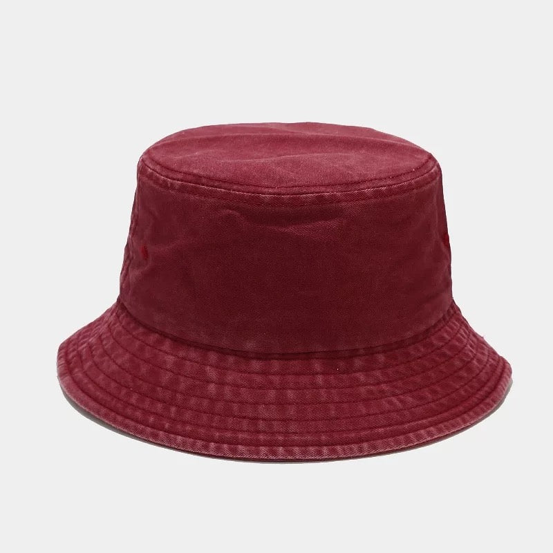 Sombreros de pescador desgastados