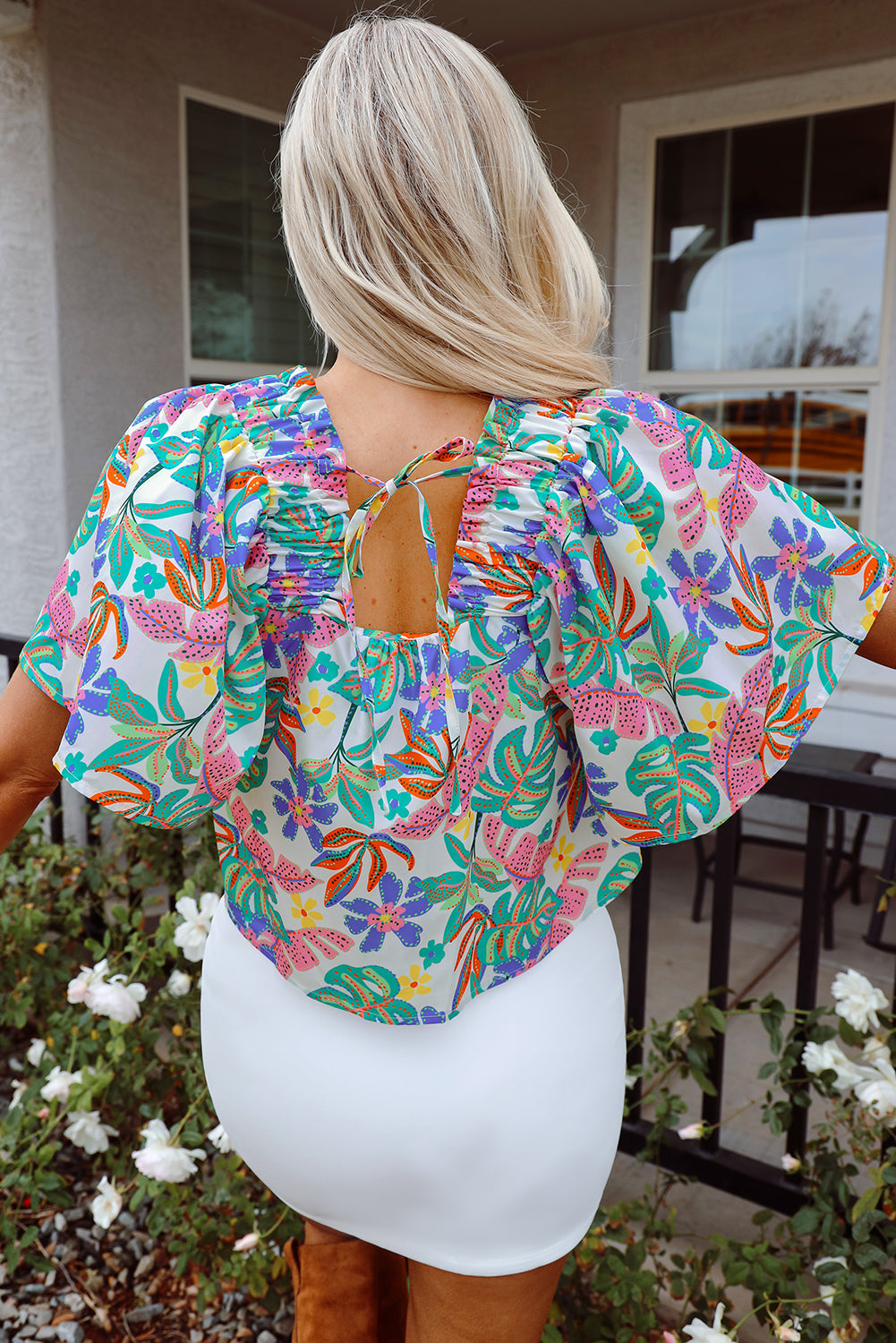 Blusa holgada con estampado de plantas verdes, manga abullonada y escote cuadrado