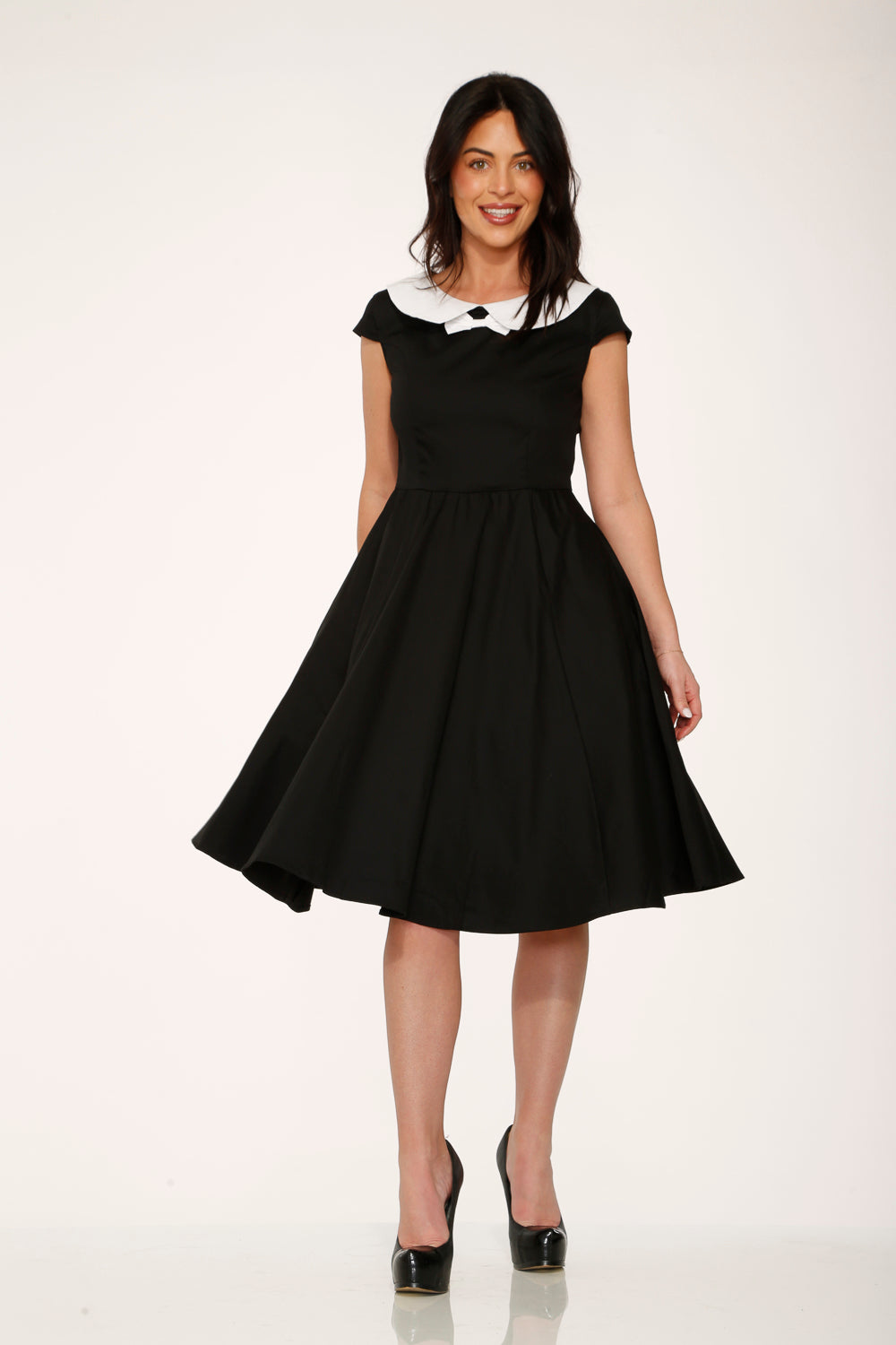 29190 Vestido swing de cuello blanco y negro