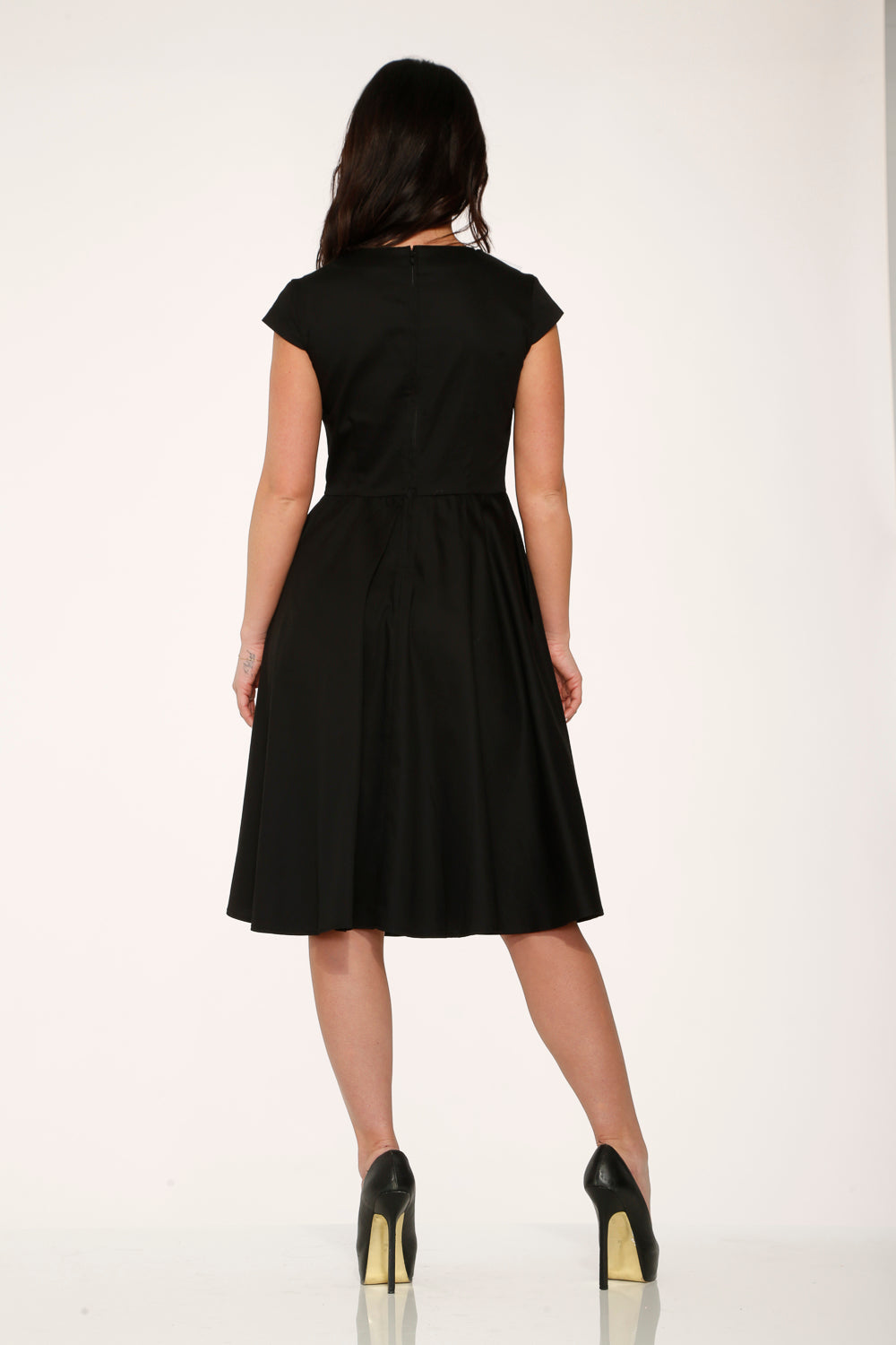 29190 Vestido swing de cuello blanco y negro