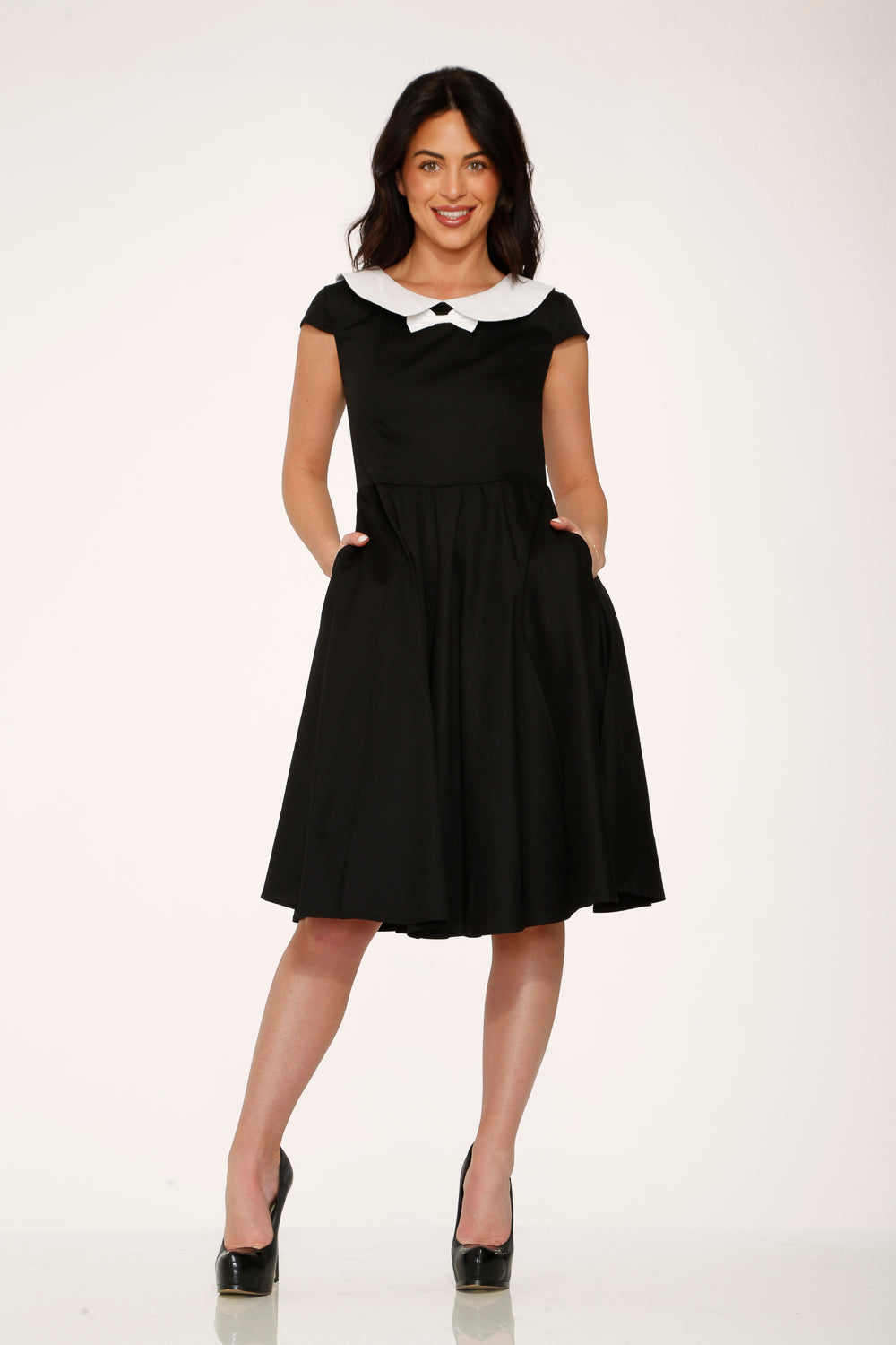 29190 Vestido swing de cuello blanco y negro