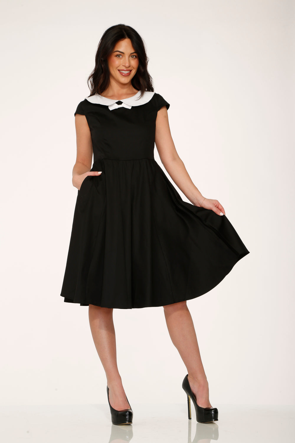 29190 Vestido swing de cuello blanco y negro