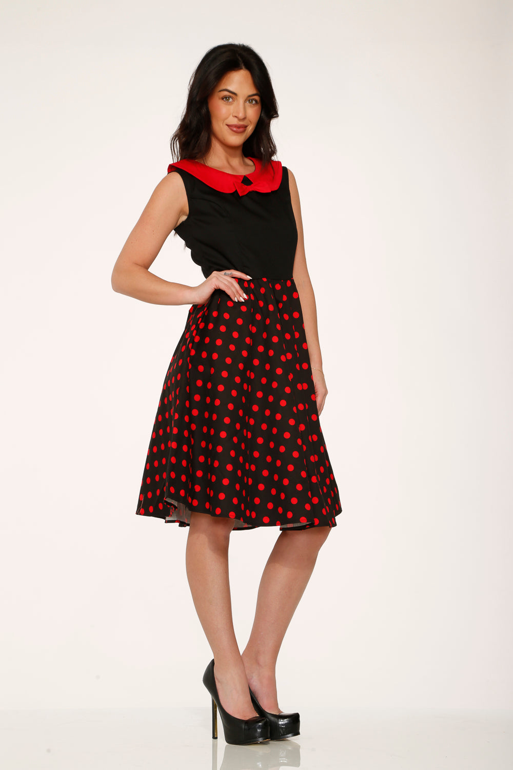29201 Vestido Swing de Lunares Rojos y Negros