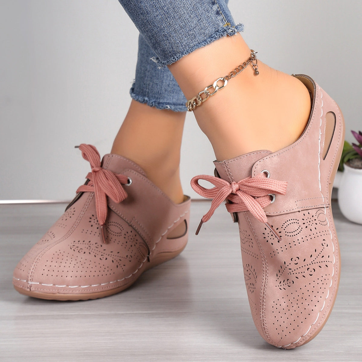 Sandalias de cuña con cordones y punta redonda