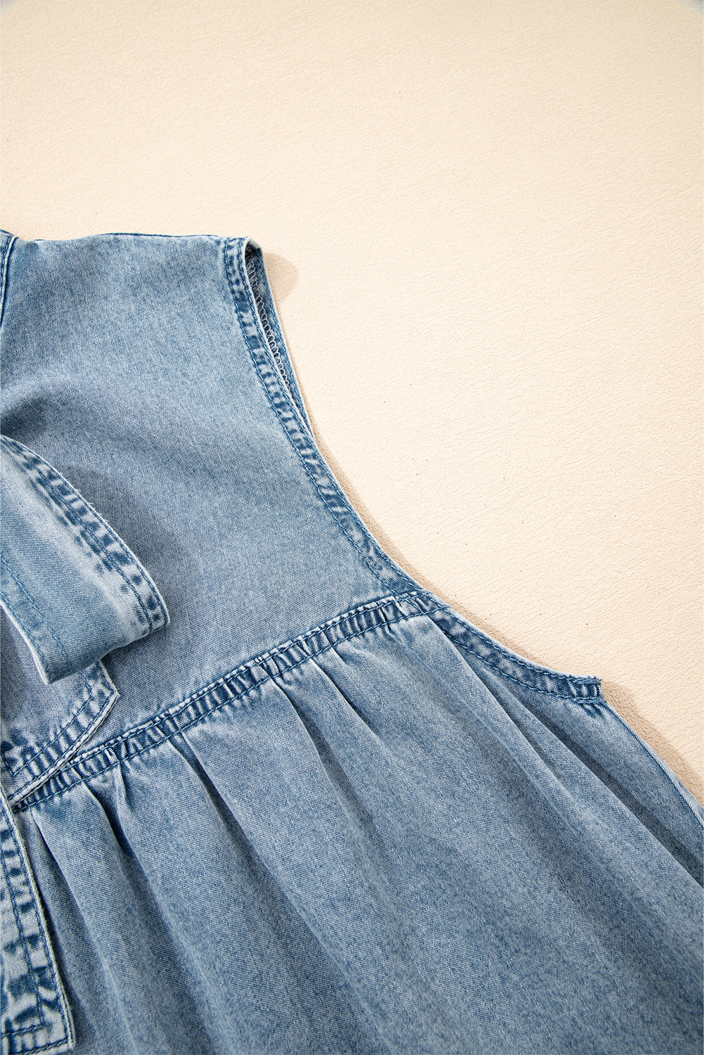 Vestido chambray sin mangas con cuello de lazo de color verde azulado y volantes