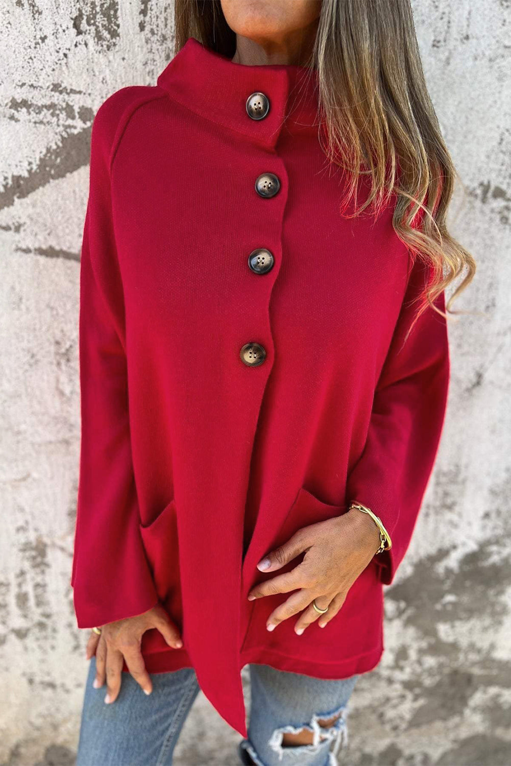 Chaqueta cárdigan cruzada con botones de color rojo fuego