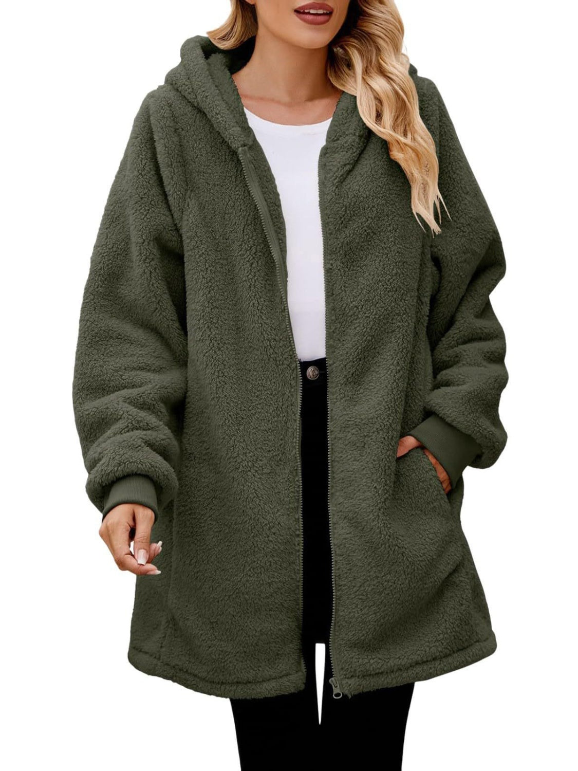 Chaqueta con capucha, manga larga y cremallera, con bolsillos afelpados