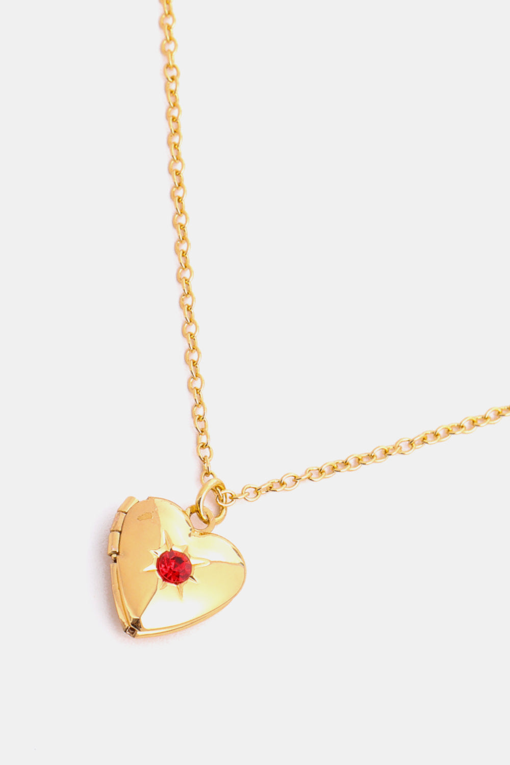 Collar con colgante de circonita en forma de corazón y chapado en oro de 14 quilates