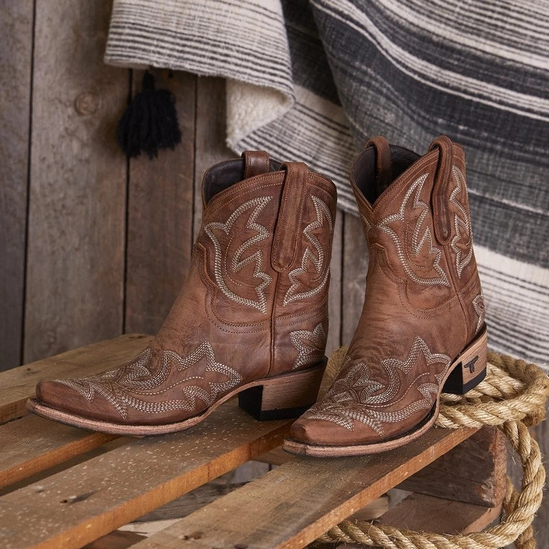 Women's Embroidered Pointed-Toe Boots