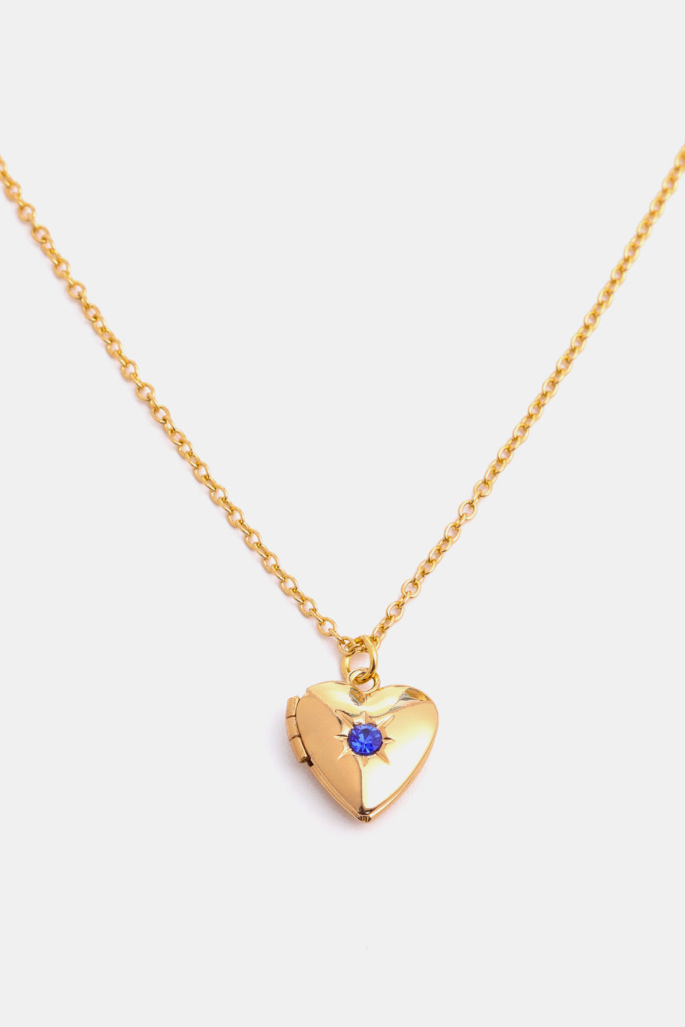 Collar con colgante de circonita en forma de corazón y chapado en oro de 14 quilates