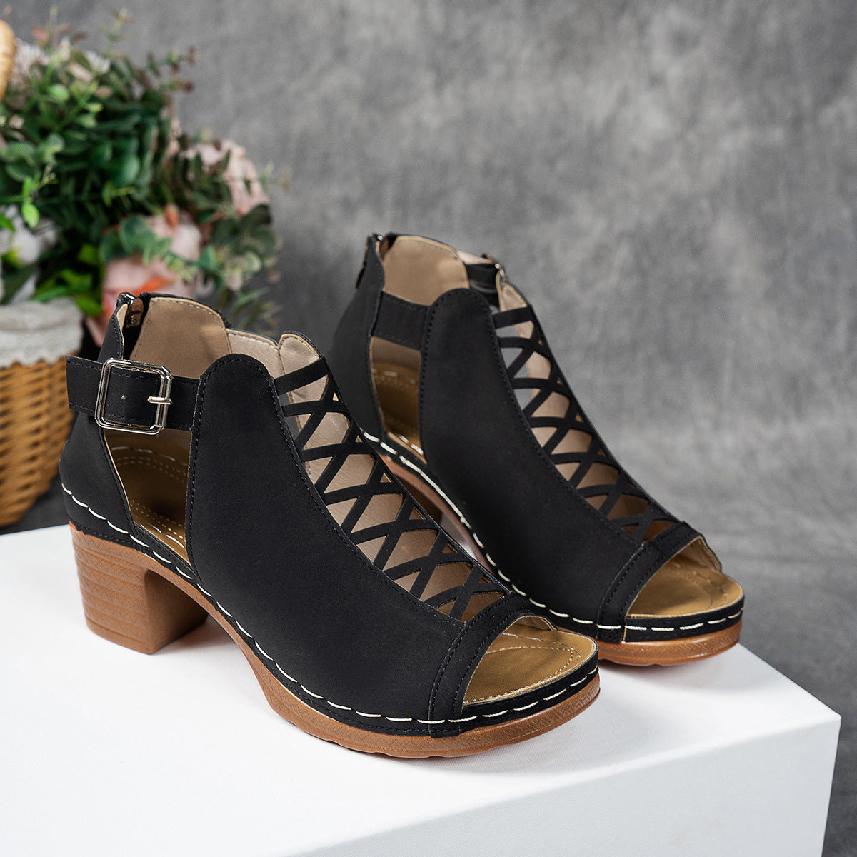 Women's Plus-size Chunky-heel Sandals