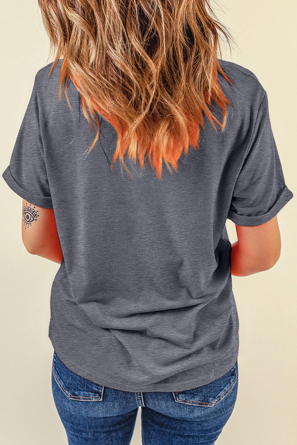 Camiseta de cuello redondo gris con letras USA