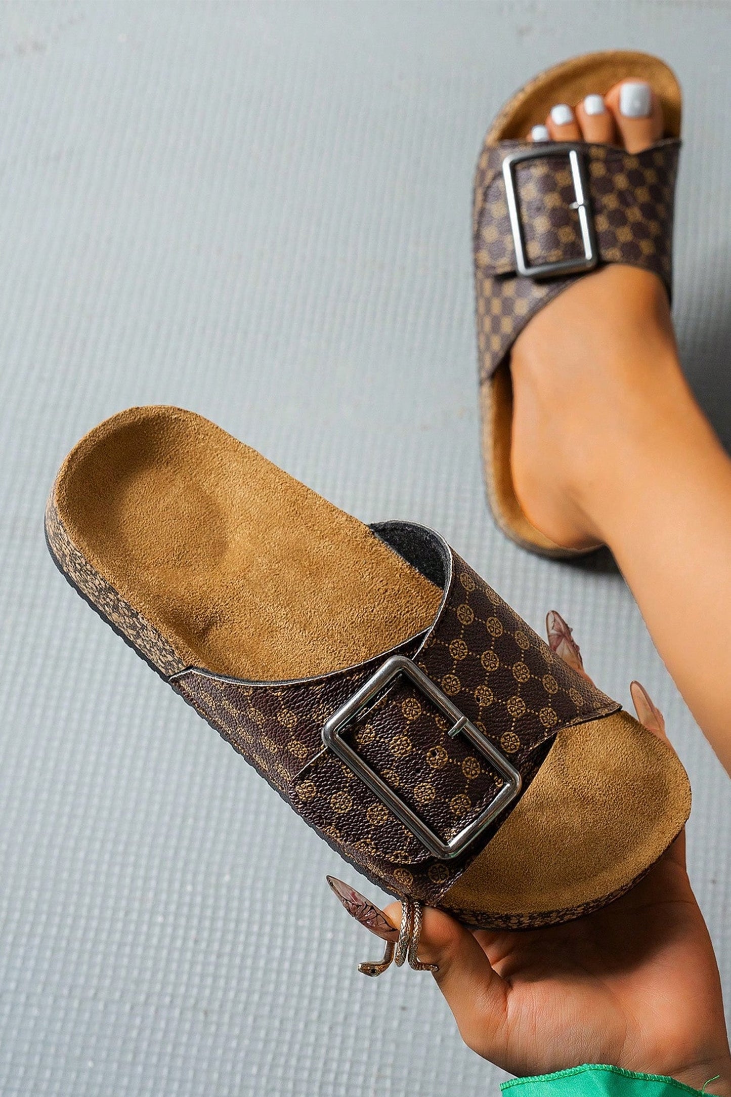Color black Retro Geometric Print Buckle Strap Flat Slippers