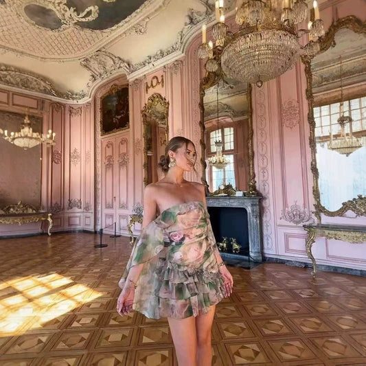 Vestido tipo tubo de chifón estampado con volantes