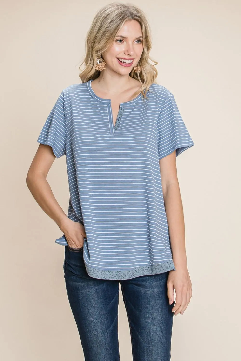 Camiseta de manga corta con muesca y rayas verticales Cotton Bleu by Nu Lab