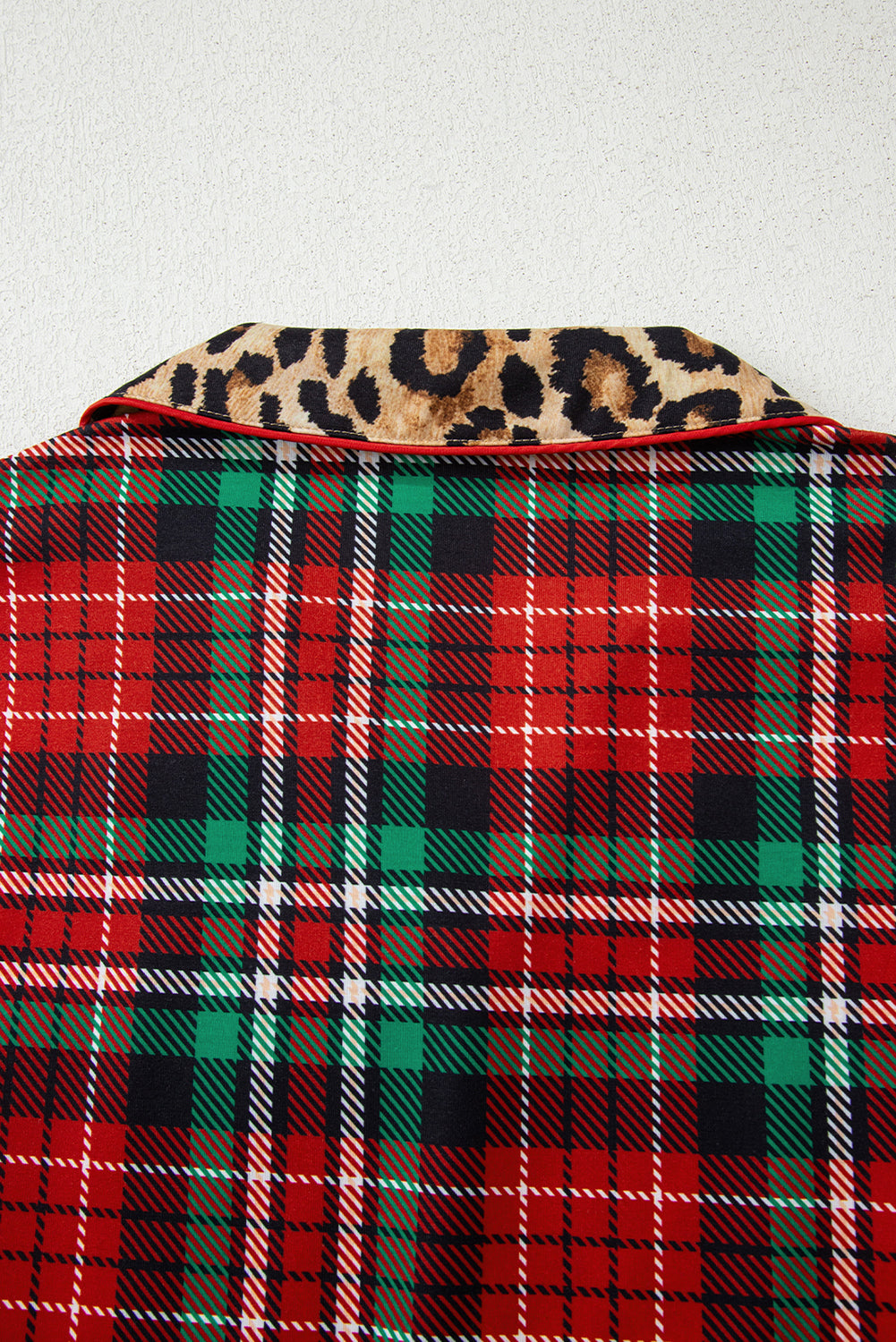 Conjunto de pijama de manga larga y pantalón corto con estampado de leopardo a cuadros retro en rojo de carreras y retales