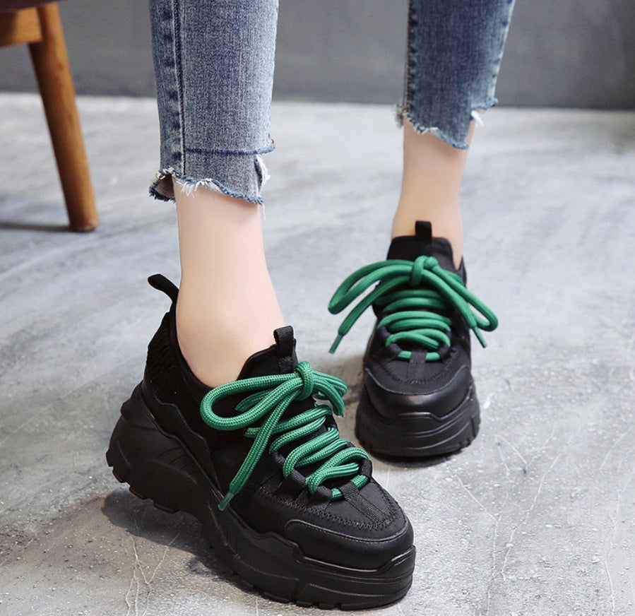 Casual canvas shoes