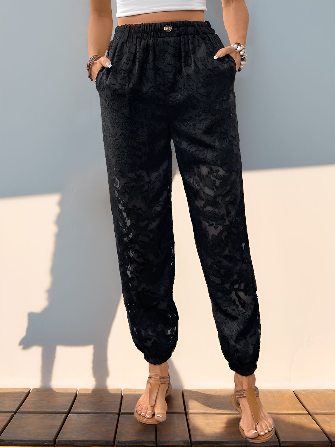 Pantalones Perfee con bolsillos, encaje y cintura elástica