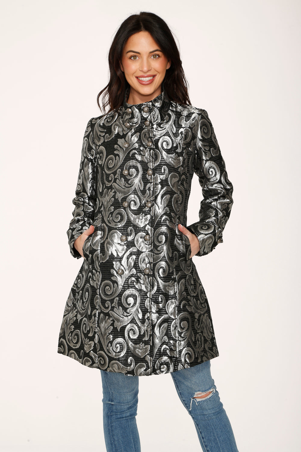 34652 Abrigo de brocado plateado para mujer